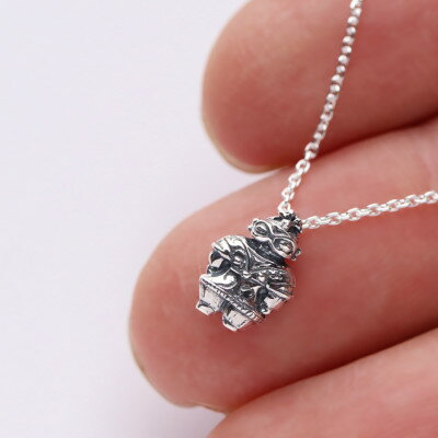 【ふるさと納税】縄文の神秘を身にまとうSV925製　コメ遮光器土偶ネックレス　700-085【配送不可地域：離島・沖縄県】【1670961】