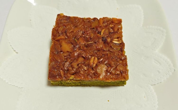 相模原市で栽培しているオリーブの葉で作られているフロランタン