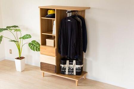 90センチ幅リビングワードローブ・アルル　様々な樹種の木材を組み合わせた個性派