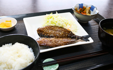 田後漁港特産 干物・あかもく 6個セット 鳥取 岩美 日本海 ひもの 海藻 アカモク さばみりん かれい 詰合せ セット 【24036】
