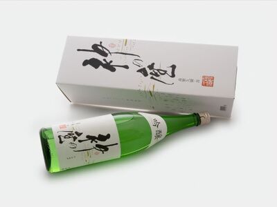 日本酒 吟 神の座 1800ml ×1本 お酒 酒 地酒 一升瓶 吟醸酒 吟醸 清酒 アルコール ギフト プレゼント 贈答 男性 女性 送料無料 1800 1.8L 青森 青森県 鰺ヶ沢町