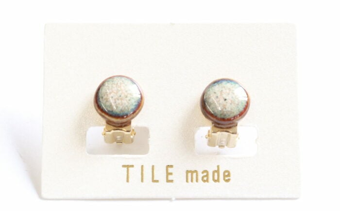 
            【美濃焼】 黄緑むら タイル イヤリング 直径10mm 瑞浪市 / TILEmade タイル アクセサリー ハンドメイド [AZCD025]
          