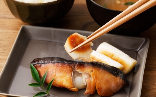 銀ダラ照り焼き漬け 2切 × 3 （ 約480g ） 合計6切 銀ダラ 銀鱈 鱈 たら タラ 魚 魚類 魚介 魚介類 甘辛タレ 切り身 個包装 真空パック おかず お惣菜 惣菜 おつまみ 酒の肴 冷凍