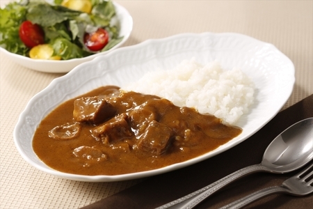 ≪新宿中村屋≫純欧風ビーフカレー「クリーミーなコクの濃厚リッチ」「コク深いデミの芳醇リッチ」　2種　計48袋【 レトルトカレー レトルト食品 保存食 おかず 神奈川県 海老名市 】