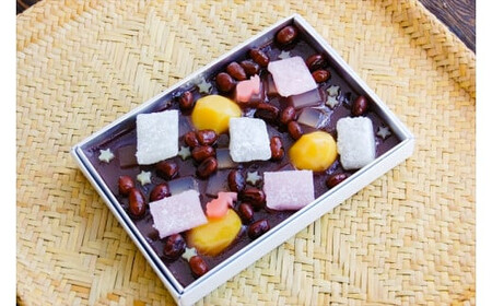 【うさぎや星が夜空に浮かぶ“進化系ネオ和菓子”】夏の夜空に見立てた“あんみつ風“水羊羹「天の川」 創業昭和10年 小田原 伊勢屋〈出荷時期:2025年6月15日～2025年8月31日〉【 和菓子店 神