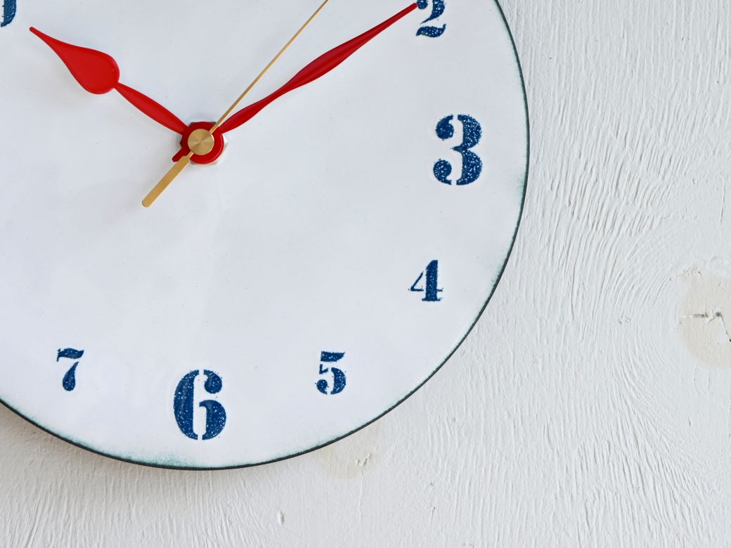 Kenichi Kondo　七宝じかん　七宝文字盤Ｍ（壁掛け時計セット）／白地に青文字