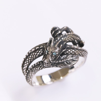 
                  ＜和の彩 wanoiro＞ブルーダイヤモンドの瞳を持つ青龍リング  21号　659-876-21【1490431】
                