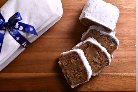 ＜2025年11月発送＞プレジールのクリスマスシュトーレン【ドイツ伝統菓子 ドライフルーツ ナッツ スイーツ ケーキ 焼き菓子 パン おやつ デザート ギフト プレゼント お取り寄せ 贈答用 贈り物 