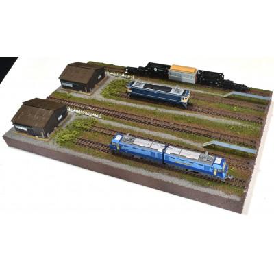 ふるさと納税 南箕輪村 Nゲージ用 鉄道模型用ジオラマ展示台 37x26cm 木造機関庫付き6線ヤード(洗浄台付き) |  | 03