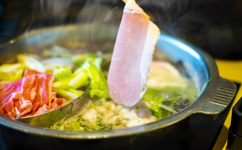 【奄美島豚】しゃぶしゃぶセット1.5kg（たんかん特製ポン酢付き） 鹿児島県 奄美群島 奄美大島 龍郷町 国産 奄美産 豚肉 島豚 黒毛 希少 冷凍 小分け お取り寄せ