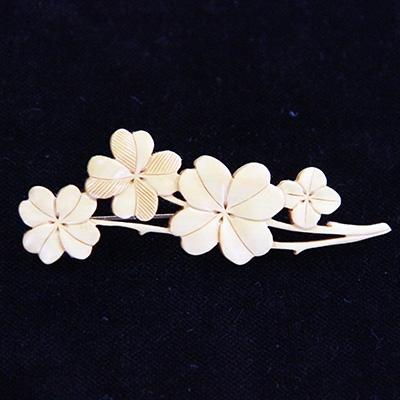 ふるさと納税 日出町 つげ細工 ブローチ(四つ葉のクローバー)　約7cm