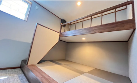 宿泊券　【ＲＯＯＭ１】カフェ併設 民泊（1泊1名素泊まり）《cafe＆stay Re:》利用券 青森県五所川原市