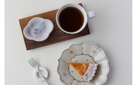 A25-417 有田焼 フレンチカラー 木瓜型豆皿 4枚組 小皿 器 皿 食器 プレート 醤油皿 おしゃれ 結婚祝い ギフト 山忠