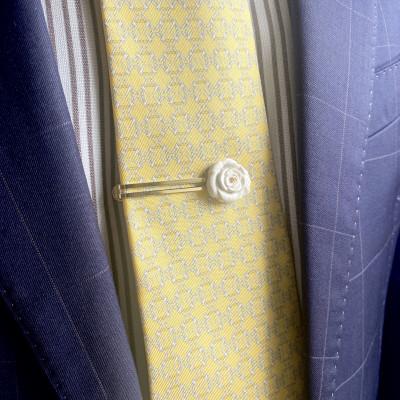 ふるさと納税 茅ヶ崎市 ArtOpus. ネクタイピン 薔薇 白 湘南 茅ヶ崎市 陶磁器  アートギフト |  | 01