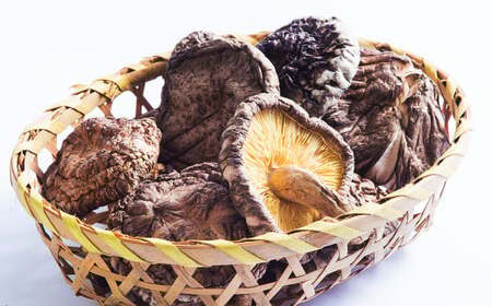 大分県産原木栽培乾しいたけ 上香信 270g（90g×3袋）