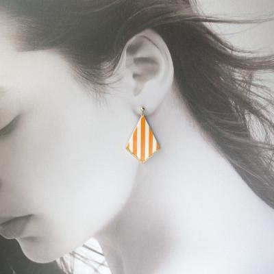 ふるさと納税 茅ヶ崎市 ArtOpus. イヤリング ストライプ ディアマンテ ラクリマ W オレンジ 湘南 茅ヶ崎 陶磁器 |  | 01