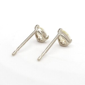 甲府市発 一粒ピアス pt900 ペアシェイプカット [1c-2178-1PT]