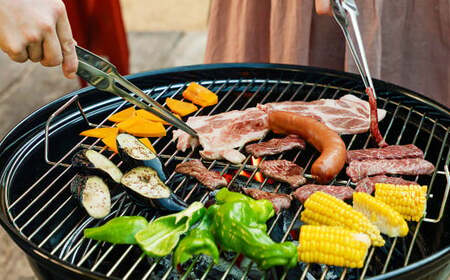BBQ付き 日帰り 貸切 ライトアップ サウナ 平日（月、水～金、但し祝日を除く） 大人4名様まで/5名様以上は別料金  | つづやビレッジ サウナ 貸切サウナ BBQ