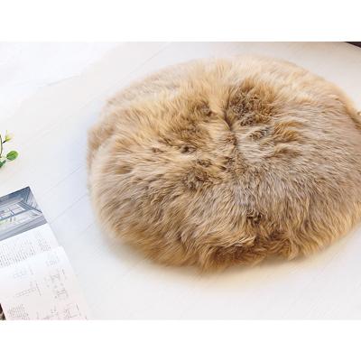 ふるさと納税 羽曳野市 La joie ムートンクッション DOUX 直径60cm シナモン |  | 03