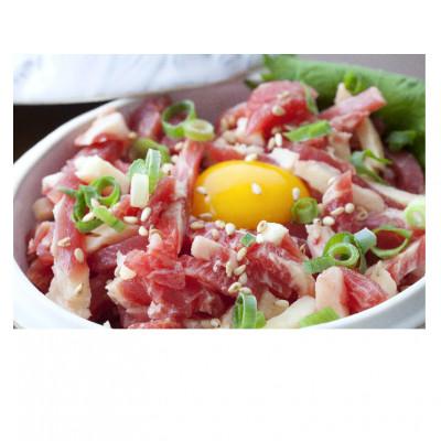 ふるさと納税 宇城市 熊本直送　国産ブロック肉馬刺し霜降り(中トロ)500g+ユッケ100gセット(宇城市) |  | 01