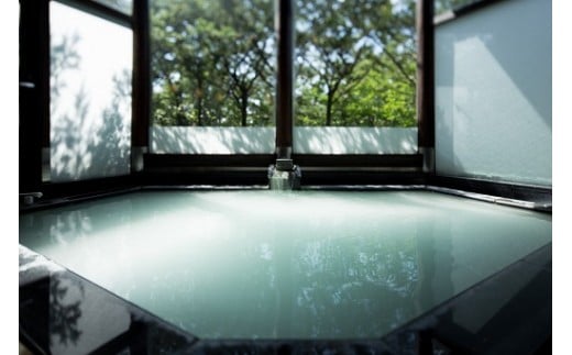 ペットと泊まる宿　CARO　FORESTA那須高原VOLPEテラスルームペア宿泊券（大人2名様1泊2食付き）〔I-8〕≪旅行 旅 ペット同伴可 自然 フレンチ コース≫