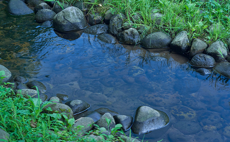 メガネの上から掛けられるサングラス オーバーグラス「Otani（オータニ）」小窓の側面で視野と明るさを確保、柔らかく、弾力があり、折れにくい素材を使用し、安心と安全性を高めたキッズモデル、「みらい」(