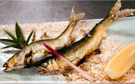夜の大洲城を眺めながらのお食事【との町たる井2階席 お食事チケット5000円】 愛媛県大洲市/有限会社 樽井旅館 チケット ディナー 体験 食事 レストラン 和食 日本料理 いも炊き[AGAH015]