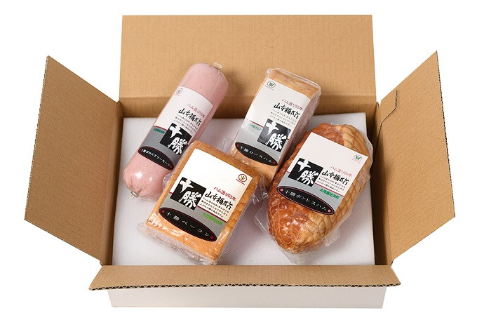 大人気の返礼品！国産ボンレスハムと人気商品のセット！