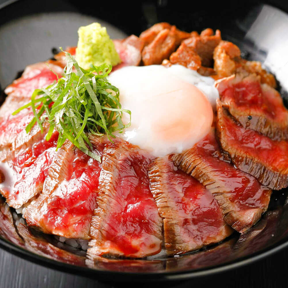 【ふるさと納税】【限定数量】あか牛丼(2人前)セット / もも肉 200g あか牛のたれ付き 熊本 赤牛 褐牛 あかうし 褐毛和種 肥後 冷凍 国産 牛肉 九州産 熊本産 和牛 牛丼 贅沢 グルメ ごほうび 熊本県 菊陽町【有限会社　三協畜産】[BHAS006]