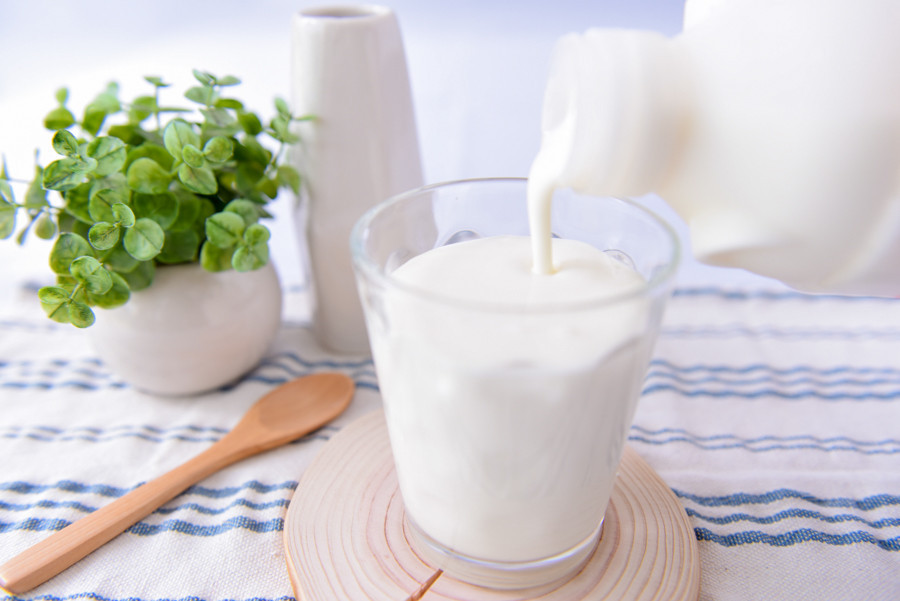 【小国郷特産ジャージー牛乳を使用！】「阿蘇郡小国ジャージーのむヨーグルト」900ml×3本（YS-4）