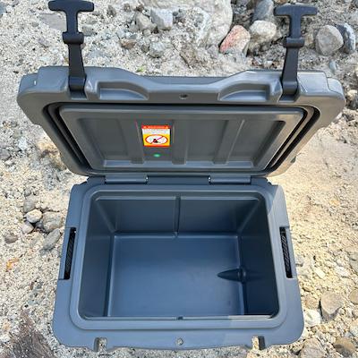 ふるさと納税 いなべ市 オリジナルマット(SeaDek)付ハードクーラーボックス　(サイズ:25L)　カラー:ダークグレイ |  | 02