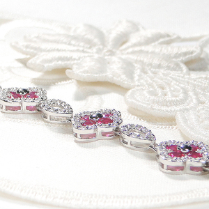 ブレスレット プラチナ PT900 ダイヤモンド 1.8ct ルビー クローバー ドロップ モチーフ テニスブレスレット ゴージャス ダイヤモンドブレス ルビー 7月 誕生石 四つ葉 豪華 レディース