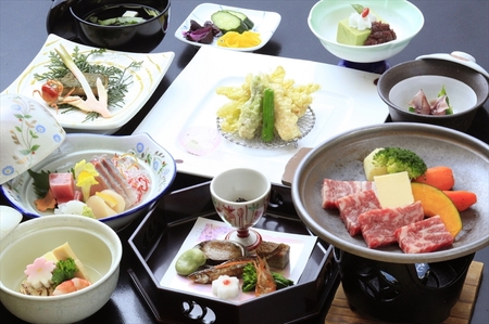 ＜スタンダードプラン＞1泊2食 足柄牛しゃぶしゃぶと地酒利酒のこだわり会席 ペア宿泊券 中川温泉 かくれ湯の里 信玄館 【平日・日曜限定】飲泉も可能なPH10のアルカリ温泉を、深夜もご利用できる3つの
