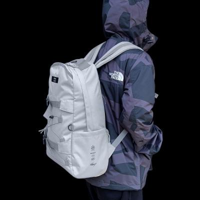 ふるさと納税 牧之原市 背面セキュリティーポケット付き 全天候型 エクスプローラーリュック 28リットル 【グレー】 |  | 01