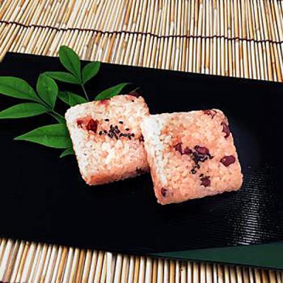 ふるさと納税 鶴岡市 庄内のおこわ食べ比べセット　だだちゃ豆おこわ、赤飯おこわ、舞茸おこわ(4個入×各1点) |  | 01