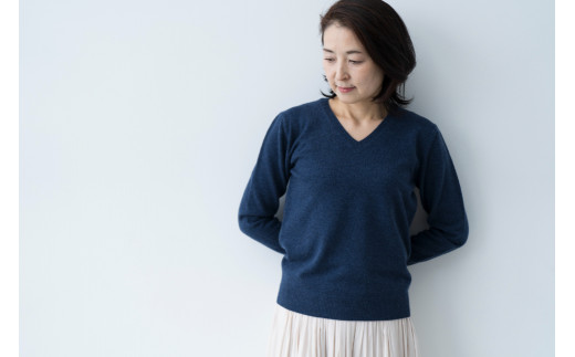 Vネックプルオーバー 度詰(ブルー )女性用サイズ:S(36) ≪白田のカシミヤ/SHIRATA KNITWORKS≫