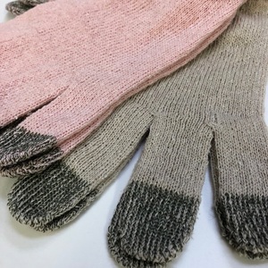 スマホ対応！シルクおやすみ手袋【エクリュベージュ／yu-2021te_ne】日本製 [4705]