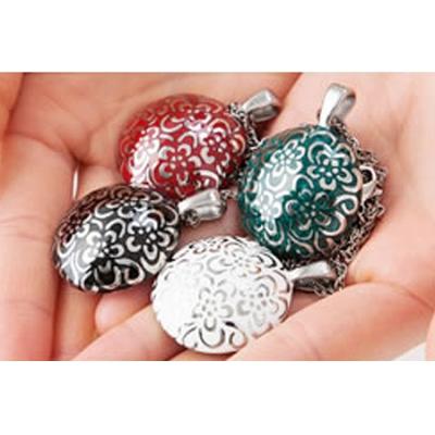 ふるさと納税 三条市 純チタン ネックレス 花玉(ハナダマ)平 大・白 [leger(レジエ)] 【052P003】 |  | 03