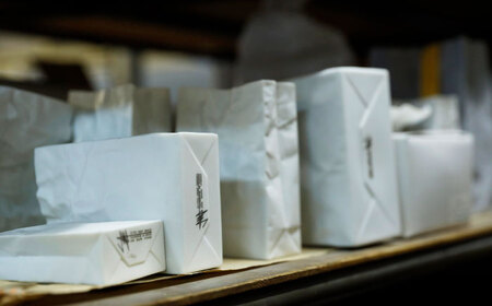 【瀬戸焼】ニュークリンクルスーパーバッグ#4 花器 ホワイト 【セラミック・ジャパン】 / 花器  ギフト プレゼント / 瀬戸市[BBBC004]