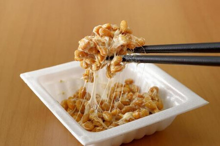 【定期便】北萩寮きたかみ納豆セット定期便 ６カ月 国内産 大豆 小粒 大粒 ?油タレ 味噌タレ 納豆 なっとう 毎月 健康 福祉 福祉支援 応援 障がい者福祉 岩手県北上市 ハートフルショップまごころ