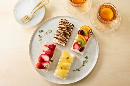 【フルーツサンド】旬のフルーツたっぷりフローズン オープンフルーツサンド ４個　＜ケーキみたいなオープンフルーツサンド＞