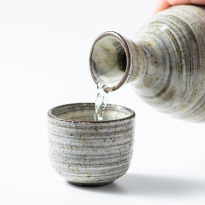 ふるさと納税 阿賀町 【発送月固定定期便】麒麟山　定番酒の定期便　1800ml×2本全6回 |  | 01