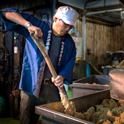 ふるさと納税 茅野市 手作り信州味噌(塩分控えめ味噌)　4kg(樽入り) |  | 02