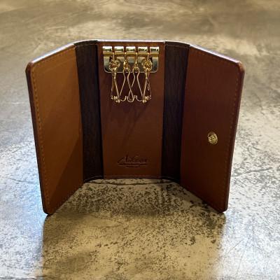 ふるさと納税 大木町 イタリアンバケッタレザーの三つ折りキーケース/キャメル　BK055 |  | 01