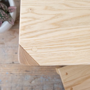 子供 机 キッズ デスク おしゃれ 木製 木育 男の子 女の子 無垢材 国産 栗の木 栗材 インテリア 藤枝家具 木工品 日用品 遊木舎 G19 ミニデスク 静岡県 藤枝市