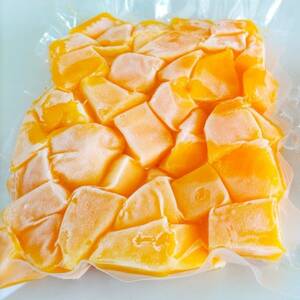 今帰仁産 山城フルーツ園の冷凍キーツマンゴー 600g(300g×2パック)【配送不可地域：離島】【1662750】