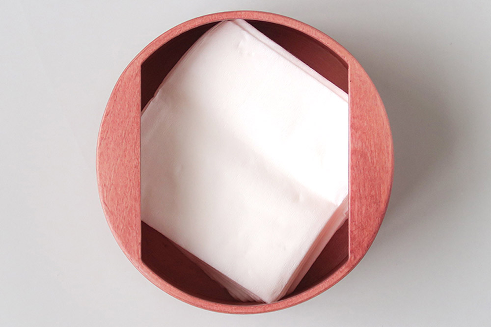 「食べられないバウムクエヘン」ティッシュボックス（さくら色）1個