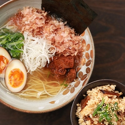 かつおラーメン ・ かつおめし 枕崎産鰹のトッピング付き 4人前 セット A3-36【1167958】