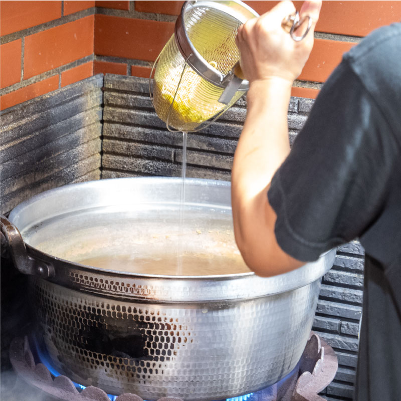 須崎 名物 鍋焼き ラーメン ニンニクホルモン 2食 【土鍋1個付き】