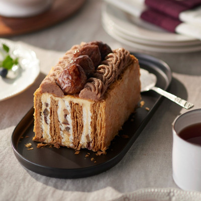 
                  パティスリー キハチのマロンミルフィーユ　1点(縦9cm×横12cm×高さ8.5cm・2～3名様)【1380794】
                